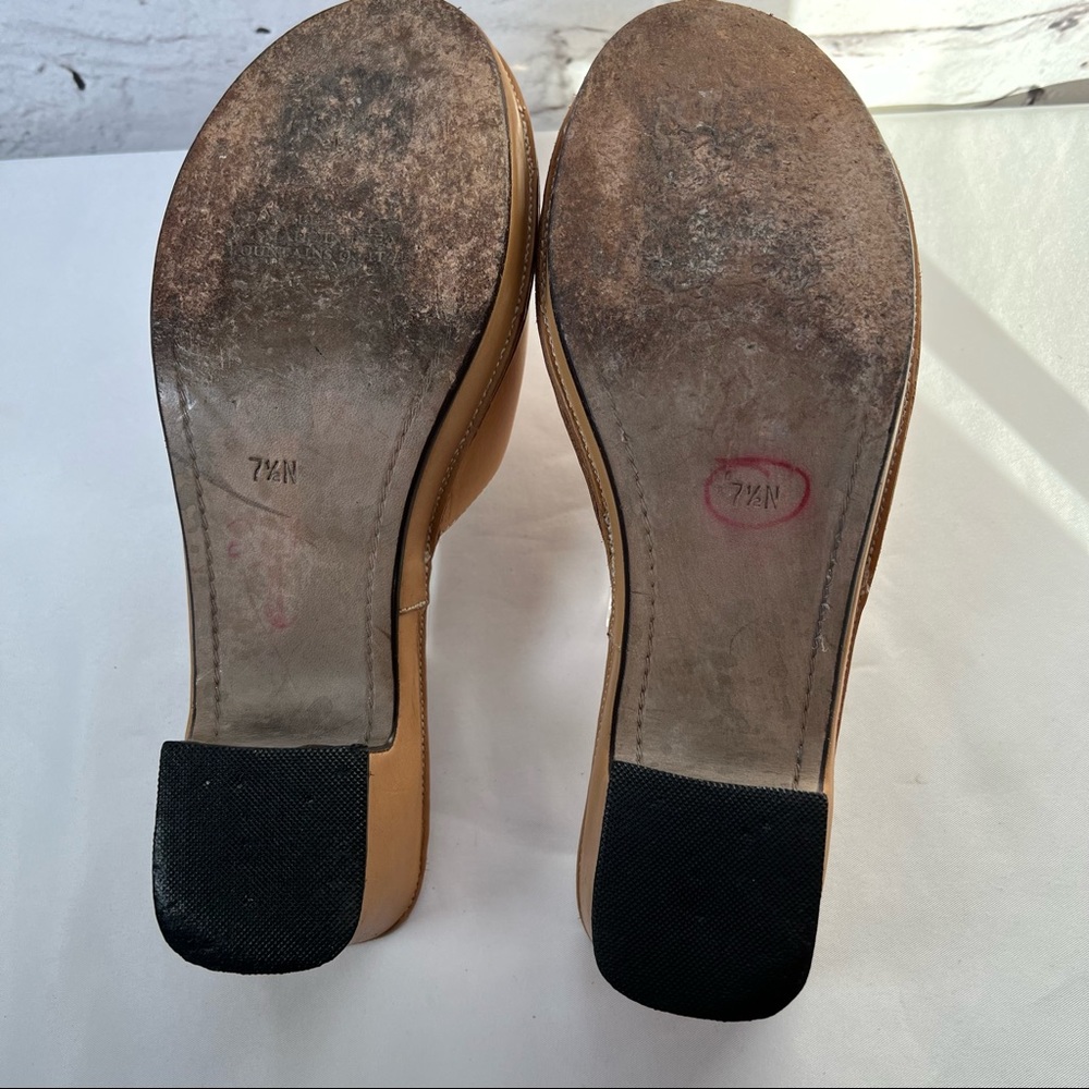 Donald J. Pliner Tan Leather Wedge Slides Sandals Buckle Size 7.5 Narrow - Picture 10 of 14